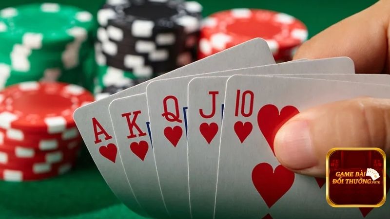 Poker game bài đình đám tại Lux39